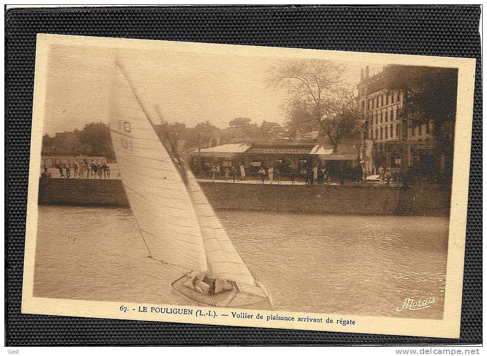 44  LE  POULIGUEN   VOILIER  DE PLAISANCE ARRIVANT DE  REGATE - Le Pouliguen