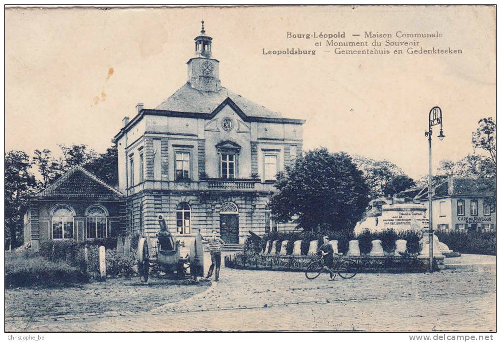 Leopoldsburg, Gemeentehuis En Gedenkteken (pk10107) - Leopoldsburg