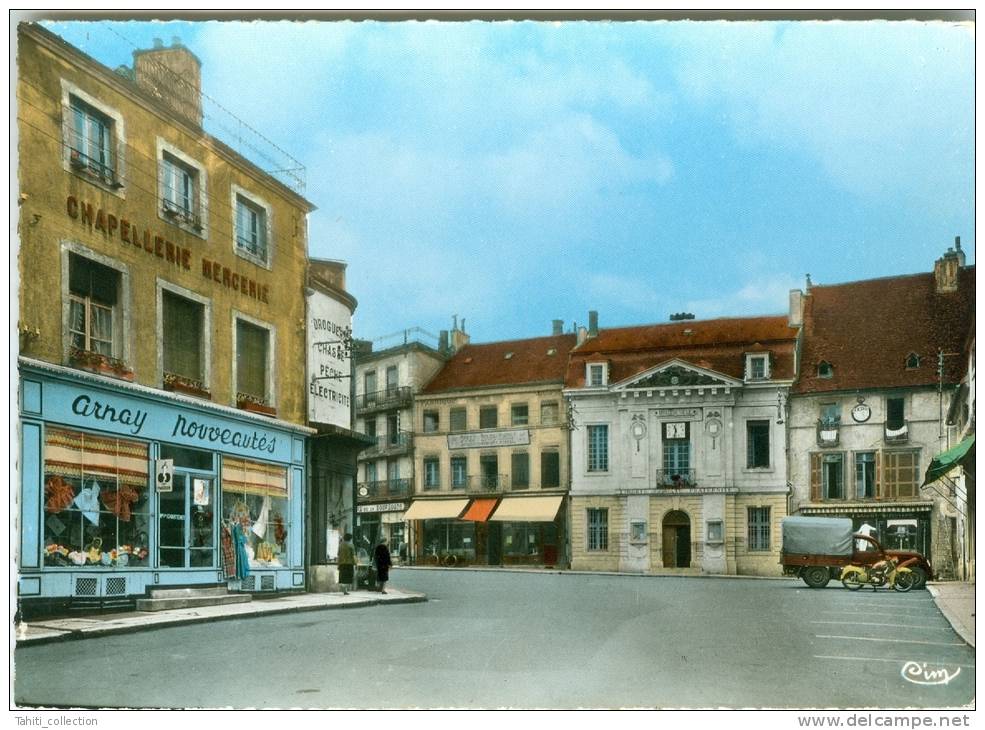ARNAY-le-DUC - Place Bonaventure Des Périers - La Mairie - Arnay Le Duc
