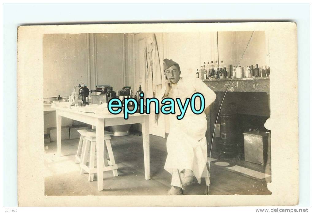 Br - 78 - HOUILLES - CARTE PHOTO - Militaitaire - Hopital - Pharmacie - Houilles