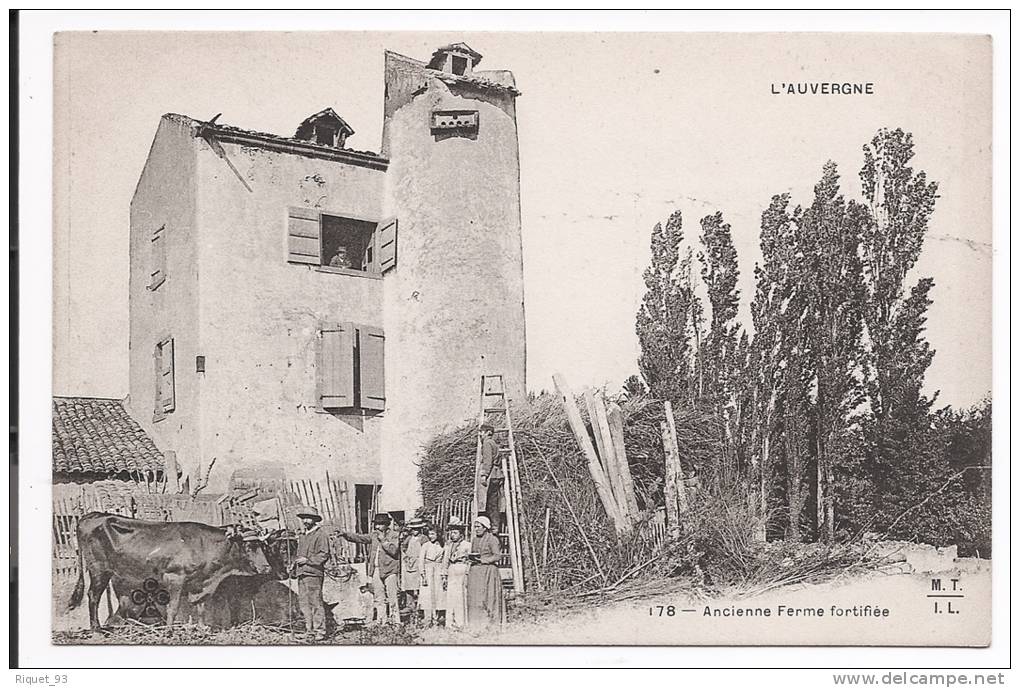 178 - L´AUVERGNE - Ancienne Ferme Fortifiée - Autres & Non Classés