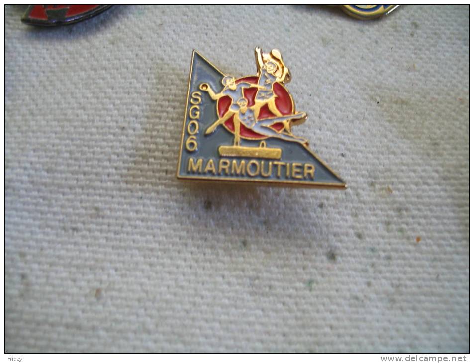 Pin´s Association SG 06 De MARMOUTIER (Volley, V.T.T., Tennis, Gym'form) - Gymnastics