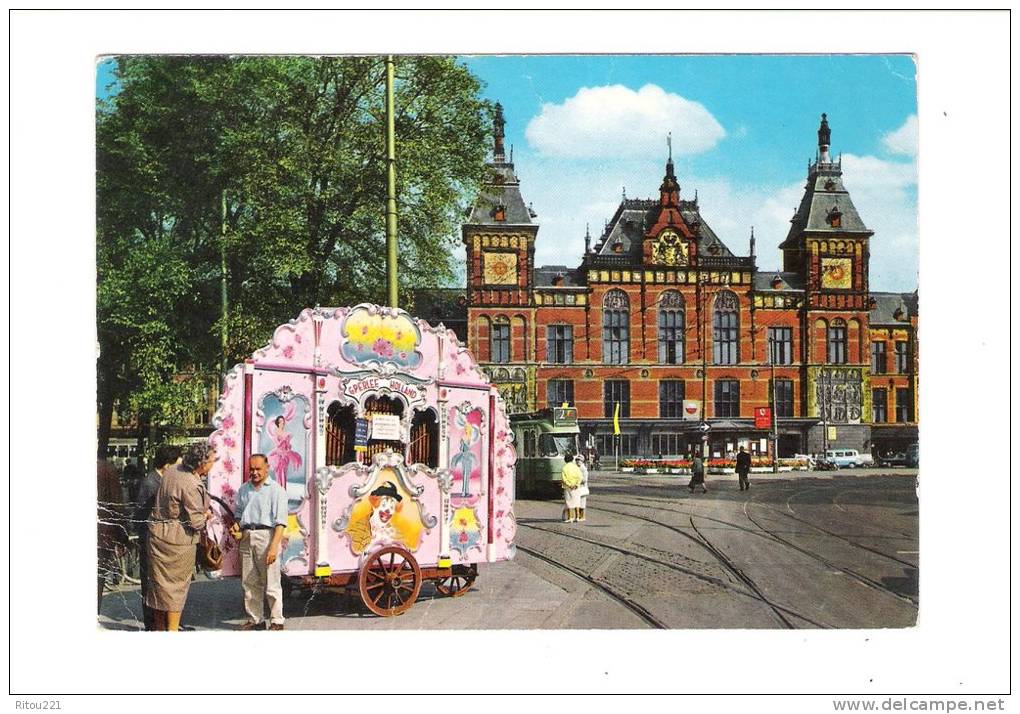 CPM Amsterdam-C. - Centraal Station - Musique Orgue De Barbarie CLOWN PIN´up Plume Cirque Perlee Holland 1978 Tramway - Circus