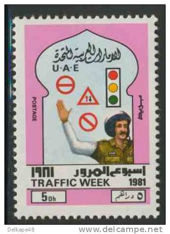 United Arab Emirates 1981 Mi 125 ** Policeman And Traffic Signs - Traffic Week / Verkehrssicherheitswoche - Accidentes Y Seguridad Vial