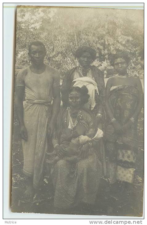 PORTRAIT DE FAMILLE  -  Madagascar (carte Photo) - Madagaskar