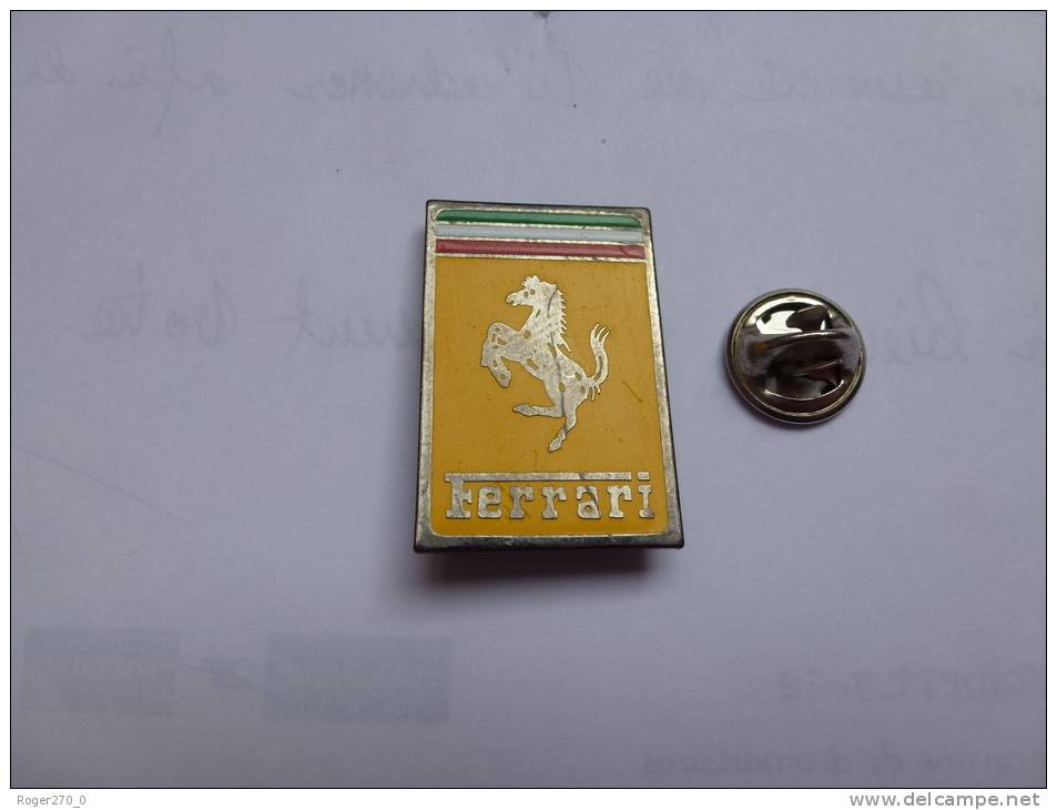 Auto Ferrari  Logo  , Dimensions : 20 X 30 Mm , Tôle Peinte  , Fond Argent , Verso Lisse - Ferrari