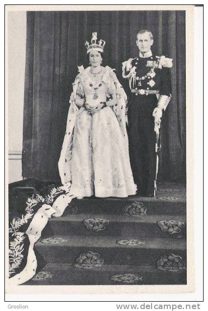 COURONNEMENT DE LA REINE ELIZABETH II  .S M ELIZABETH II ET LE DUC D'EDIMBOURG APRES LA CEREMONIE - Familles Royales