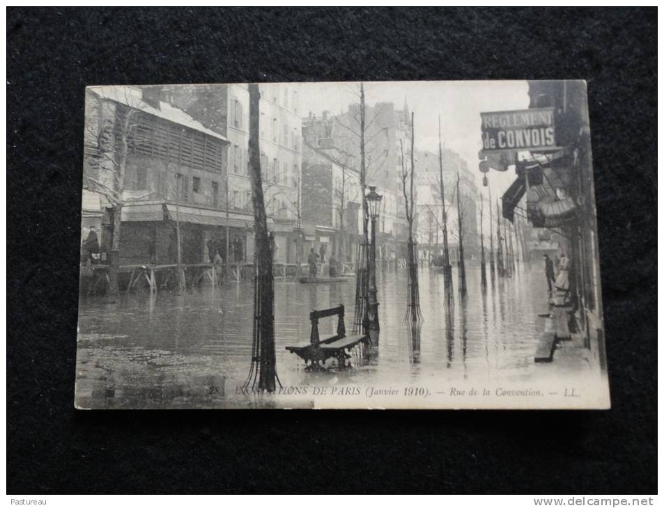 Les Inondations De Paris 15 ème : Janvier 1910. Rue De La Convention. - Paris (15)