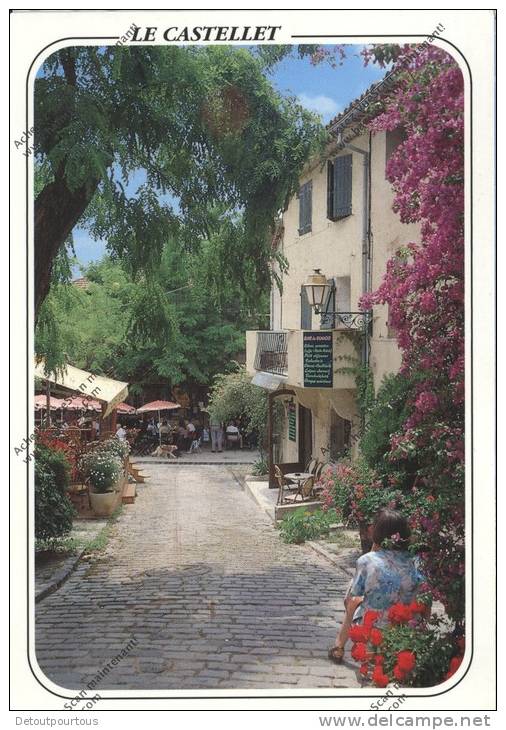 LE CASTELLET Var : Une Ruelle - Le Castellet