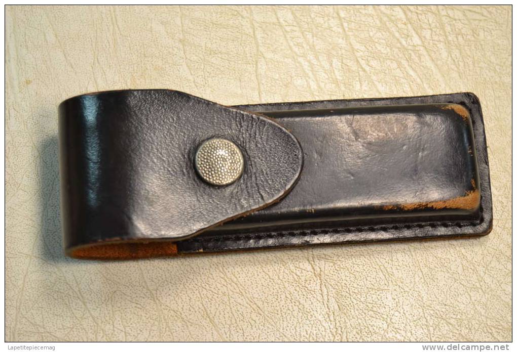 Etui Porte-chargeur En Cuir Noir, Pour PA 9mm. - Uitrusting