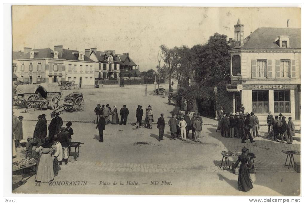 ROMORANTIN. -  Place De La Halle - Romorantin