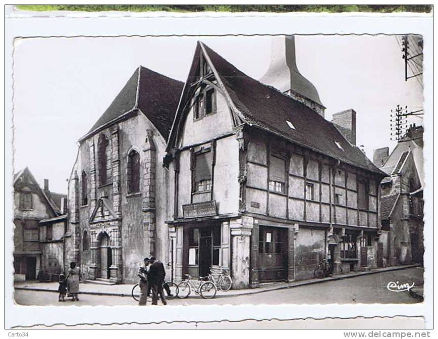 03  MONTLUCON EGLISE ST PIERRE  CAFE - Montlucon