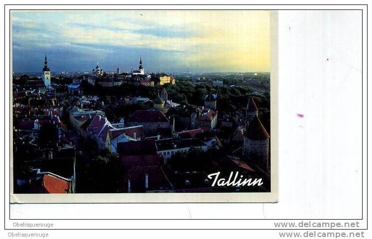 TALLINN VIEW OVERTHE OLD TOWN AND TOOMPEA - Estonie