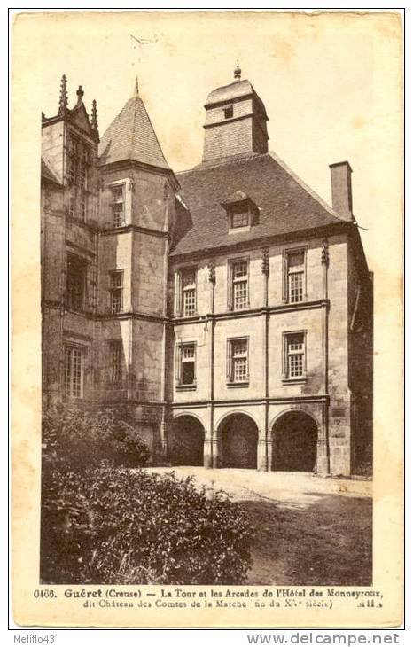 23/CPA - Guéret - La Tour Et Les Arcades De L'Hotel Des Monneyroux - Guéret