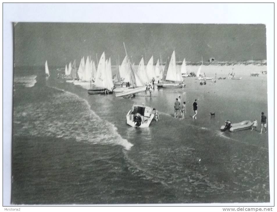 ST JEAN DE MOTS - La Flotille Prète Pour Le Départ - Saint Jean De Monts