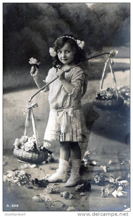 Girl Carrying Flower Baskets, Printed In England, Posted To Nottingham, 1910 - Photographs