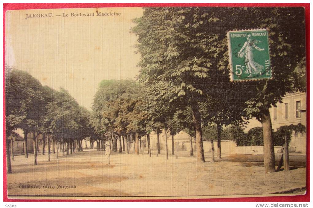 Dep 45 , Cpa  JARGEAU ,  Le Boulevard Madeleine (34) - Jargeau