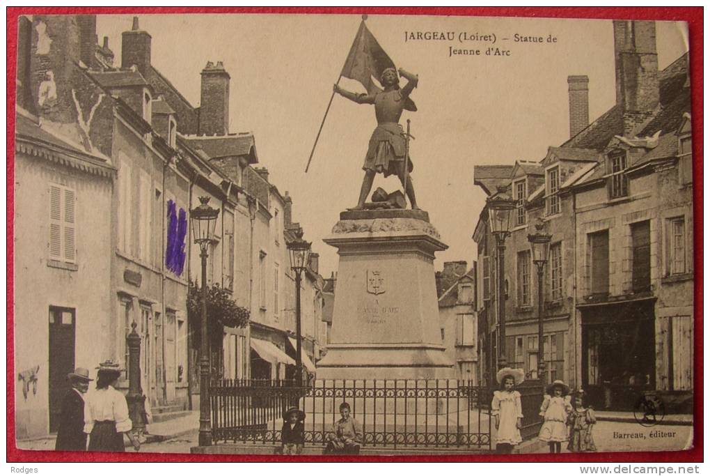 Dep 45 , Cpa  JARGEAU ,  Statue De Jeanne D"Arc (37) - Jargeau