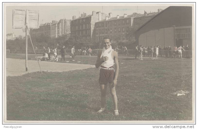 CARTE PHOTO STADE 1931 NON LEGENDEE - Athletics