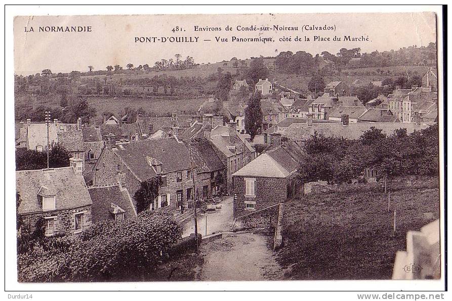 PONT-D´OUILLY ( Calvados )  Vue Panoramique Côté De La Place Du Marché - Pont D'Ouilly