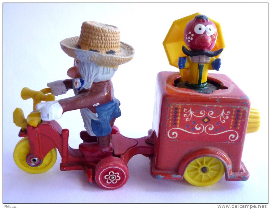 FIGURINE TRICYCLE DU PERE JOUVENCE CORGI En TBE - Altri & Non Classificati