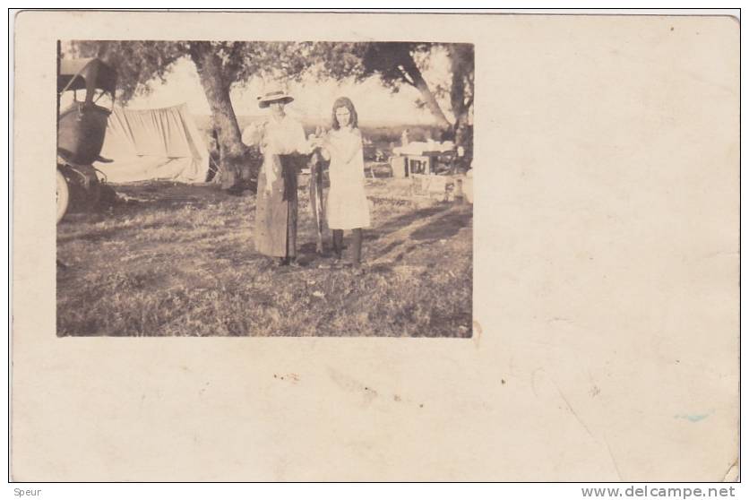 Rockyford, Alberta - Real Photo, ± 1920. Campground, Car, Girl And Woman Each Holding A Fish. - Other & Unclassified