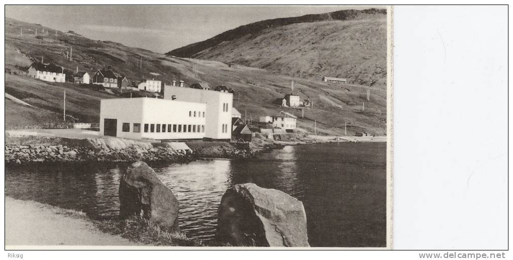 Faroe Islands  S.E.V. Ravmagnstødin.  B-884 - Faroe Islands