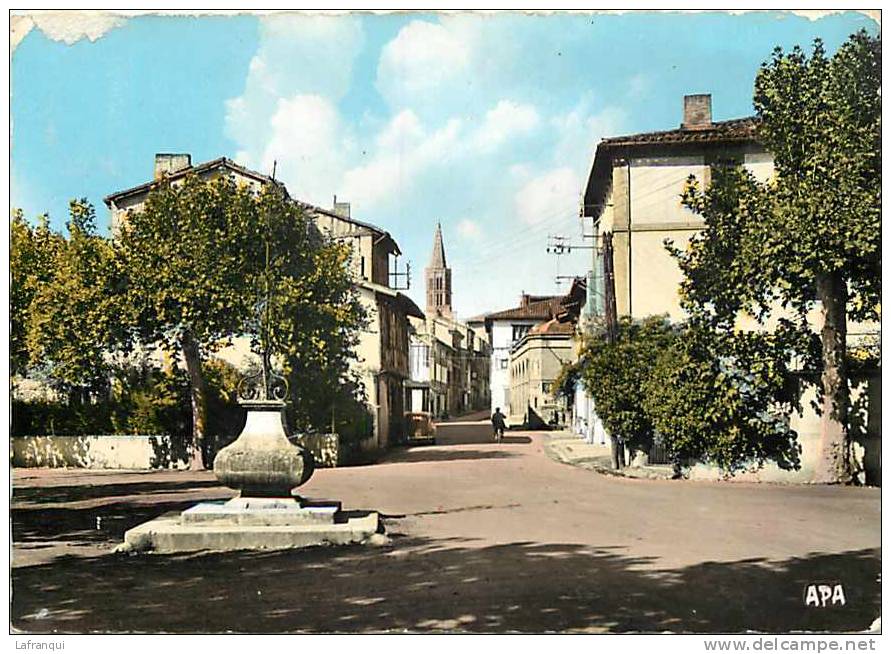 Ariege -gd Format -ref 558- Lezat - Interieur De La Ville Et Le Clocher De L Eglise   - Carte Bon Etat  - - Lezat Sur Leze