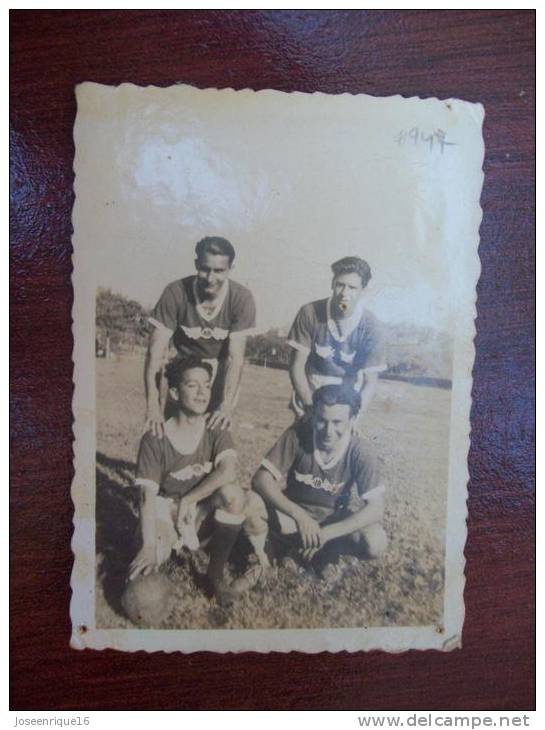 CUATRO FUTBOLISTAS, QUATRE Joueurs De Football - FOUR FOOTBALL PLAYERS, HURACAN URUGUAY 1947 - Sport