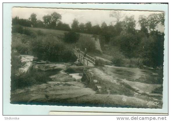 CP Gorron - Paysage Et Passerelle Sur La Colmont - Gorron