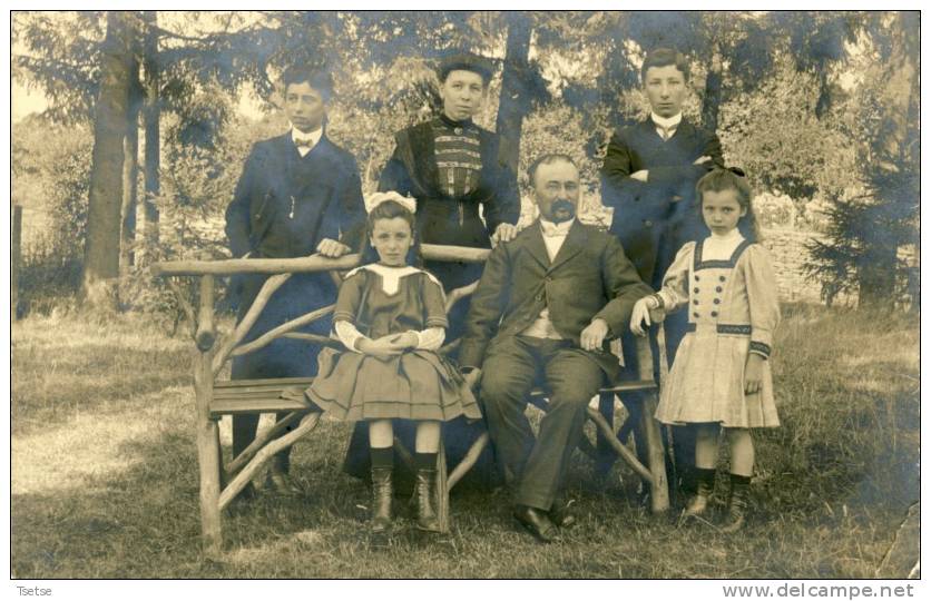 Paliseul - Une Famille Du Village ... - Carte Photo -1911 ( Voir Verso ) - Paliseul