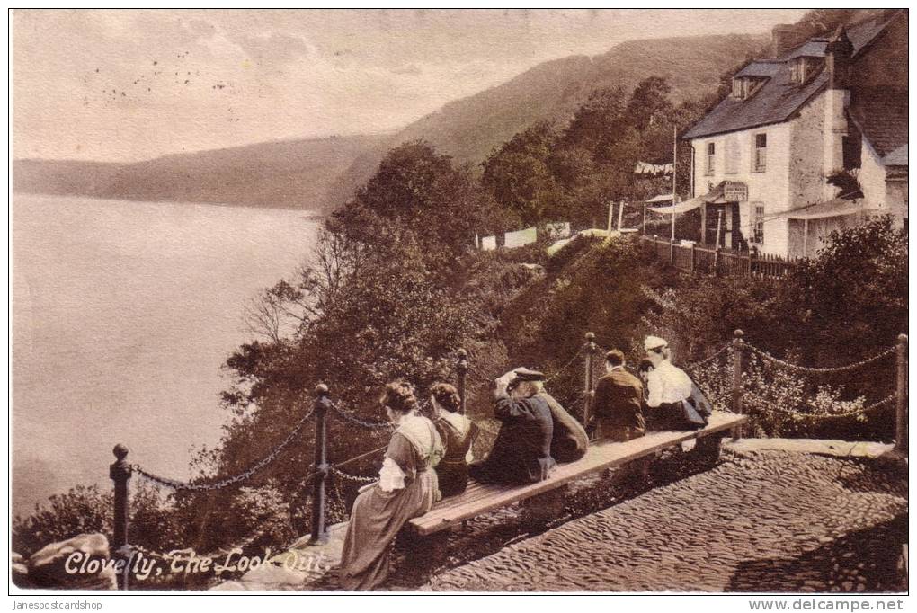 CLOVELLY - DEVON - PRINTED POSTCARD - The Lookout - Clovelly