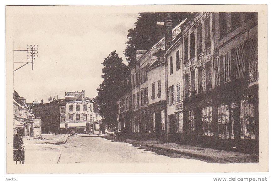 14. -  MONTMIRAIL (Marne)  - Place Rémy-Petit - Montmirail