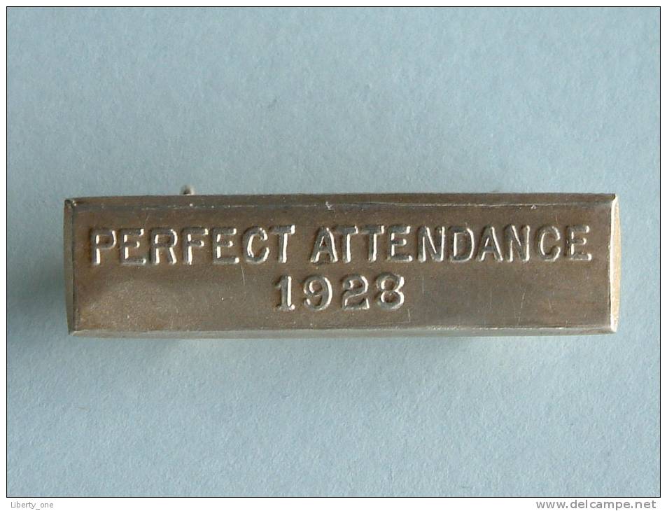 1928 ( Silver 7 Gram ) Identify ( Gloucester ? ) PERFECT ATTENDANCE ( Uncleaned / For Grade, Please See Photo ) !! - Andere & Zonder Classificatie