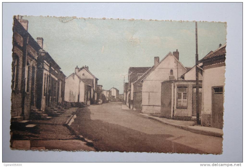 80 : Saint Ouen - La Rue Du Général Leclerc ( Vue Assaz Rare ) - Saint Ouen