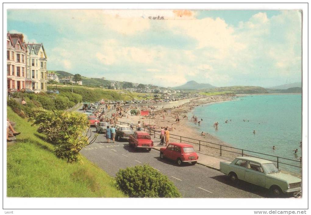 Wales - Criccieth - The Beach And Esplanade - Old Cars - 1970 - Radnorshire