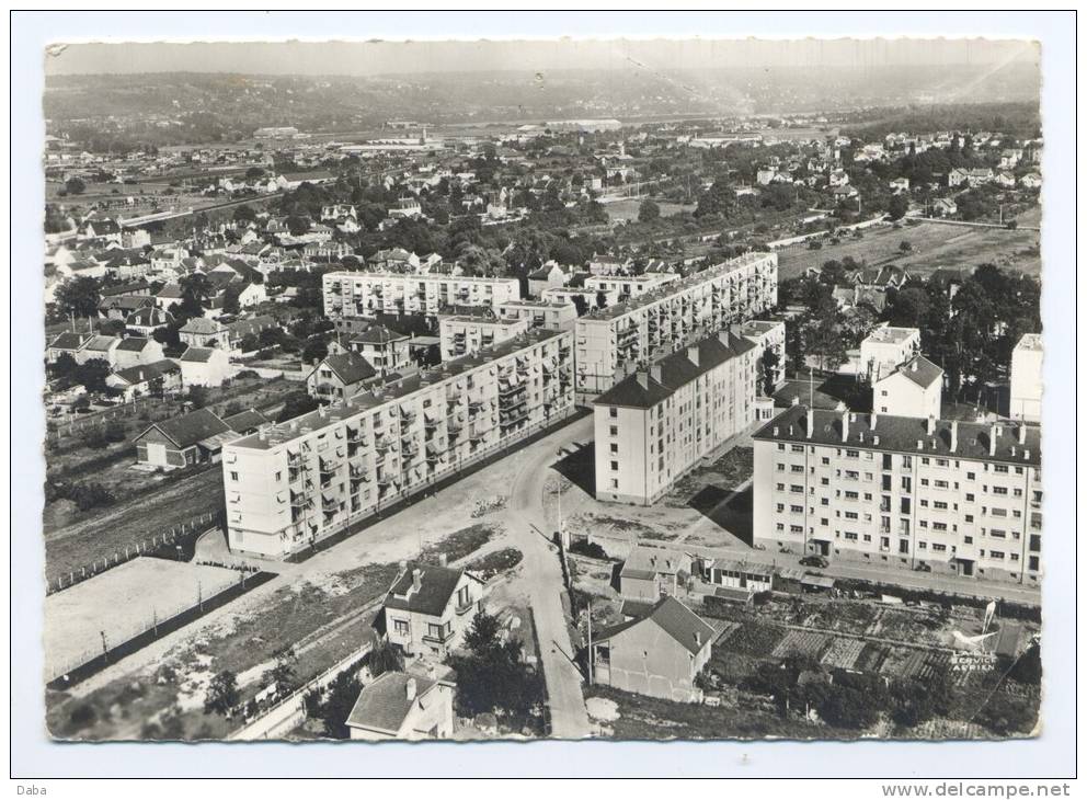 Les Mureaux . Les Cités Renault. - Les Mureaux