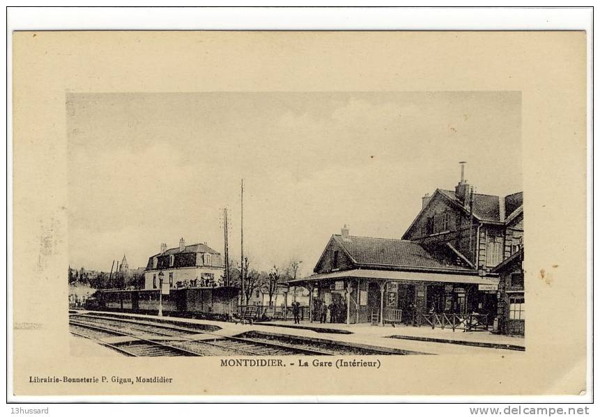 Carte Postale Ancienne Montdidier - La Gare. Intérieur - Chemin De Fer - Montdidier