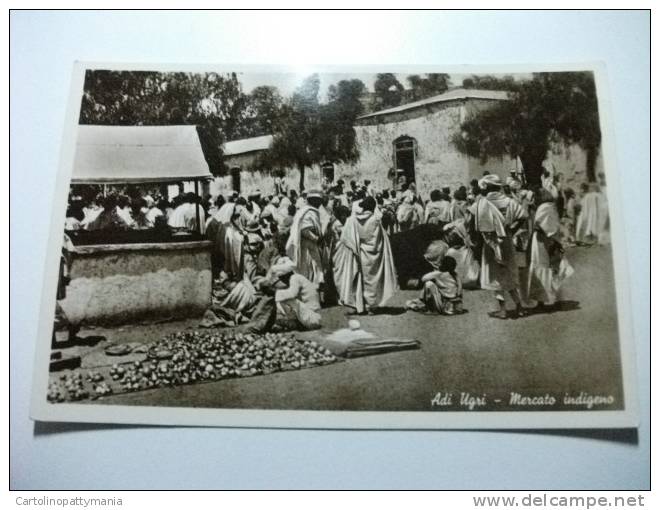 Africa Orientale Adi Ugri  Fotografica Movimentata  Piccolo Formato Mercato Indigeno Mercanti - Eritrea