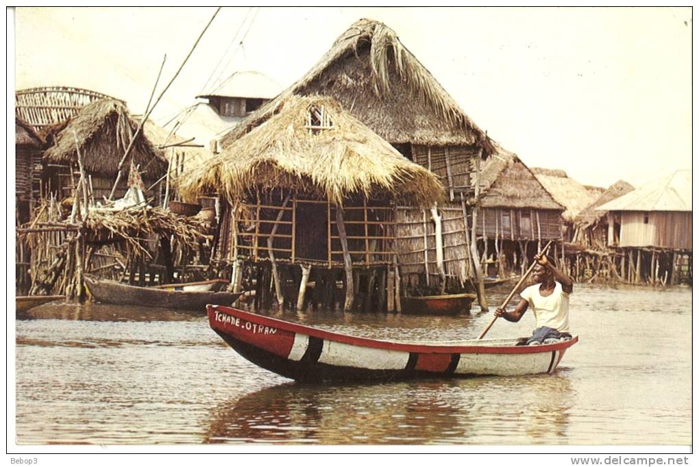 Dahomey Bénin - Cité Lacustre édité Par Le Comité National De L´enfance En 1973, Photographie Par P.F. Degeorges - Dahomey