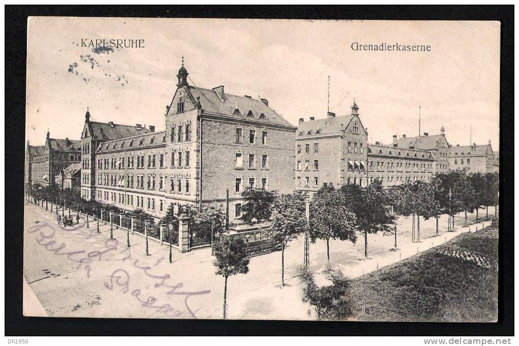 AK KARLSRUHE GRENADIERKASERNE KASERNE CASERNE TRAM STRASSENBAHN - Karlsruhe