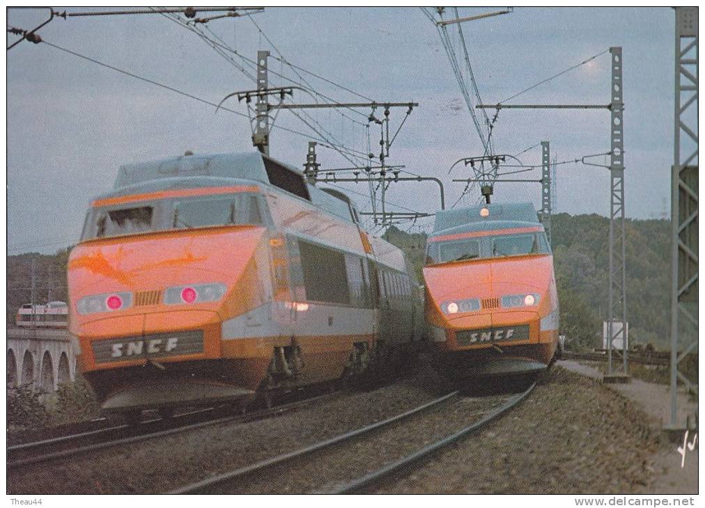 ¤¤  -  Train à Grande Vitesse  -  T G V De La S.N.C.F.  -  2 Rames   -  ¤¤ - Eisenbahnen