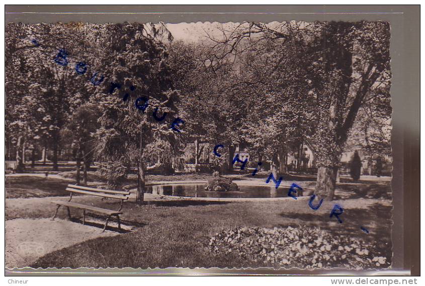 ISSOUDUN LE JARDIN PUBLIC LE BASSIN - Issoudun