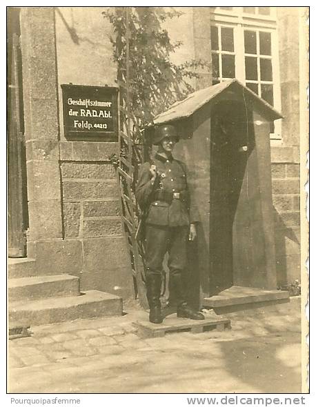 22 Photo DINAN Soldats Allemands + Guérite + Panneau  Caserne Quartier Duguesclin 1941 Occupation - Dinan