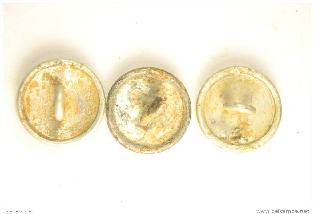 Lot 3 Boutons De Vareuse Allemand Deuxieme Guerre Mondiale. Aluminium / Zinc. Pièces De Fouille - Uniform