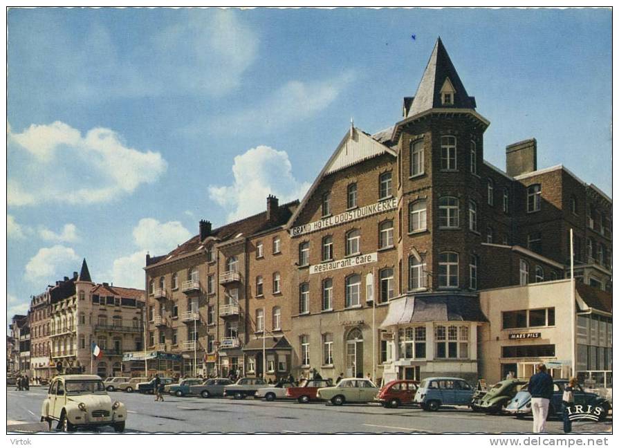 Oostduinkerke :  Het Grand Hotel En Astrid Laan      ( Groot Formaat )  Old Cars  Citroën  2CV - Oostduinkerke