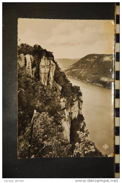 CP 01-   N°40 REAL PHOTO    - NANTUA - Le Grand Rocher Et Le Lac  NON VOYAGEE - Nantua