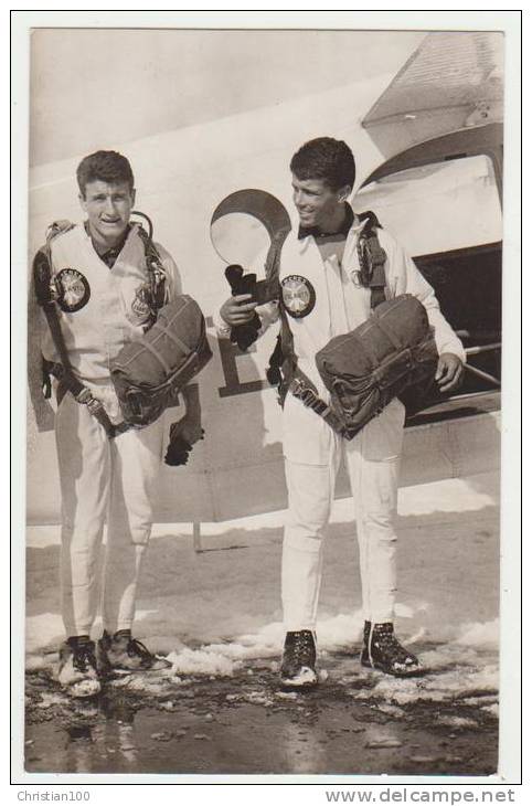 LES FRERES VOLANTS : LES FRERES TREVES : CHAMPIONS DU MONDE EN 1962 -2 SCANS - - Paracadutismo