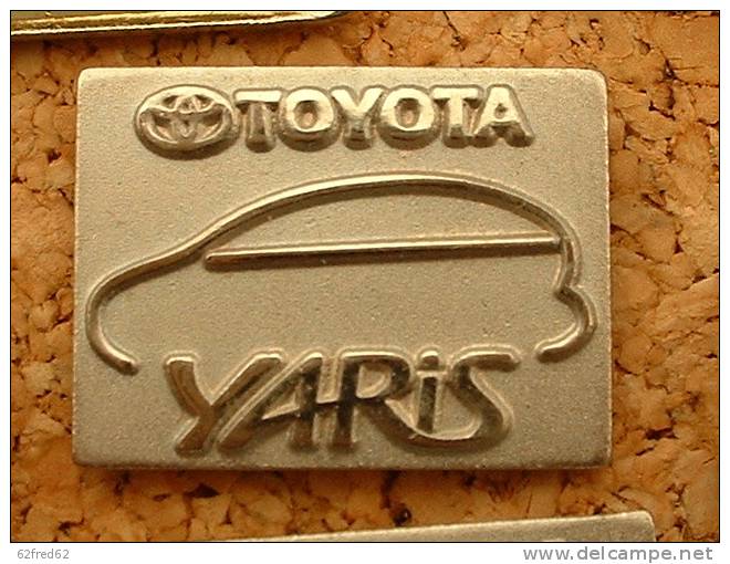 Pin´s TOYOTA YARIS - Toyota