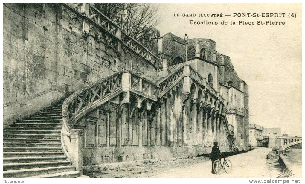 CPA 30 PONT ST ESPRIT ESCALIERS DE LA PLACE ST PIERRE 1921 - Pont-Saint-Esprit